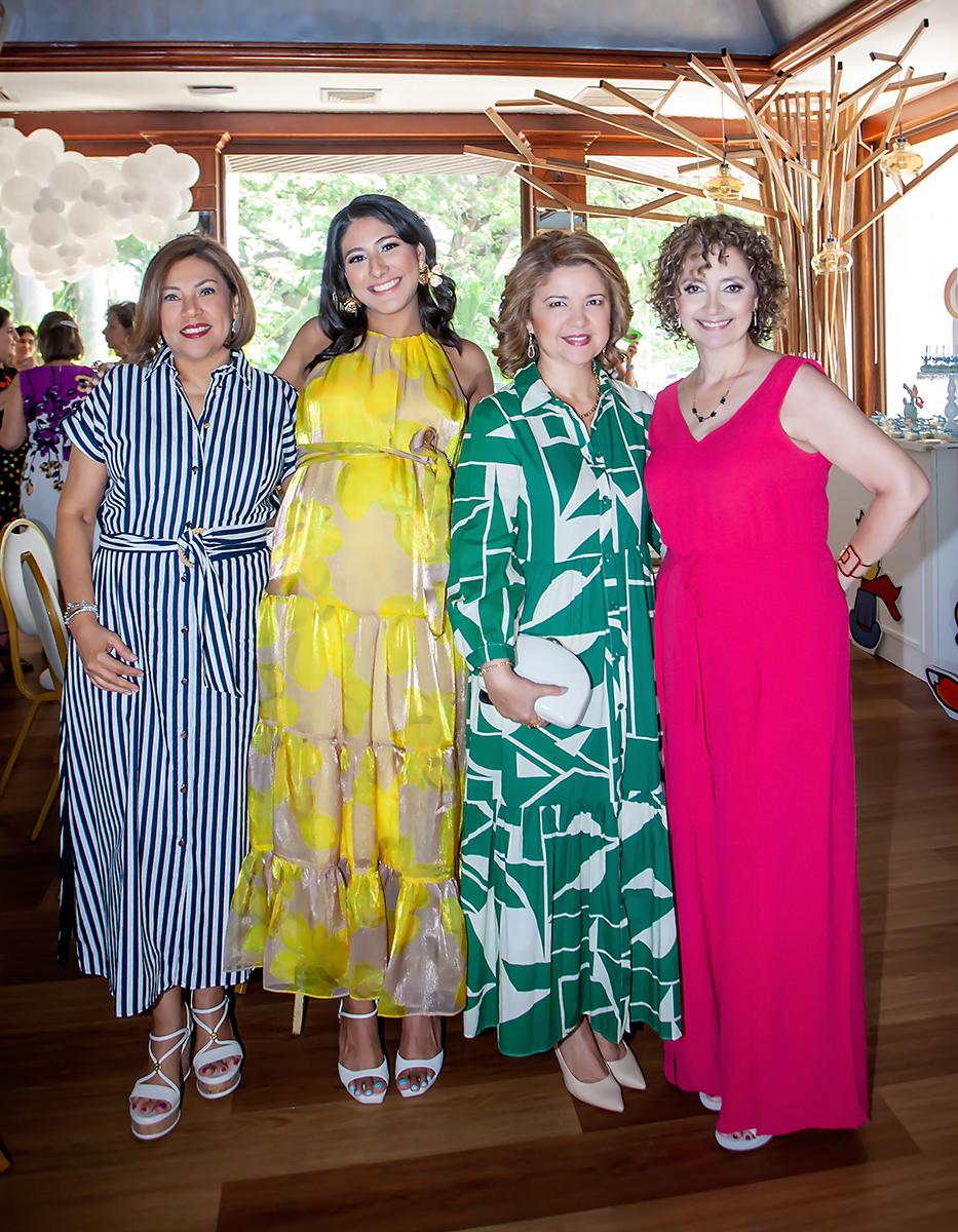 Anna de Funes y Patricia Funes.