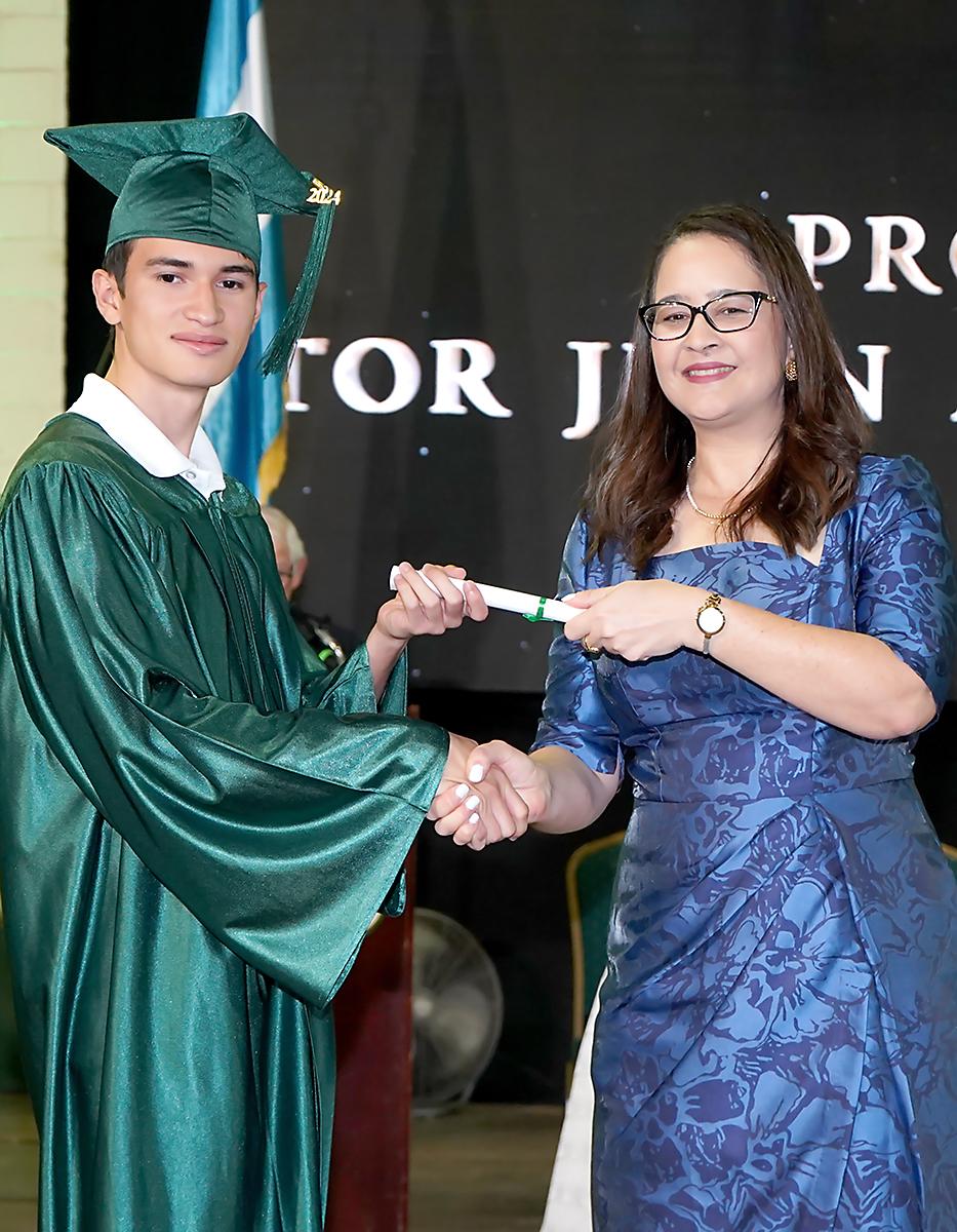 Graduación de los seniors 2024 de Elvel School