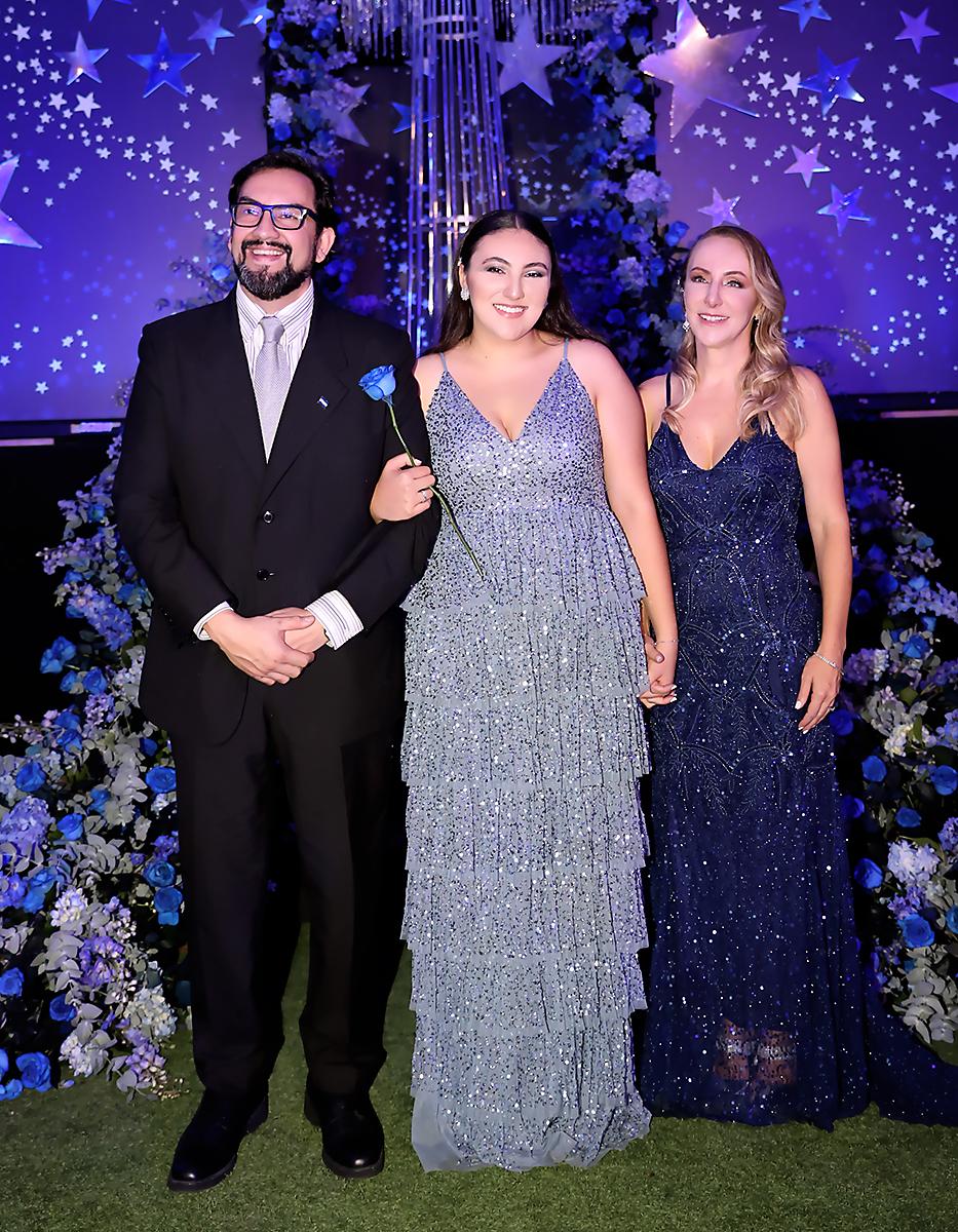 Mario Mejía, Valentina Mejía y Camila Agüero