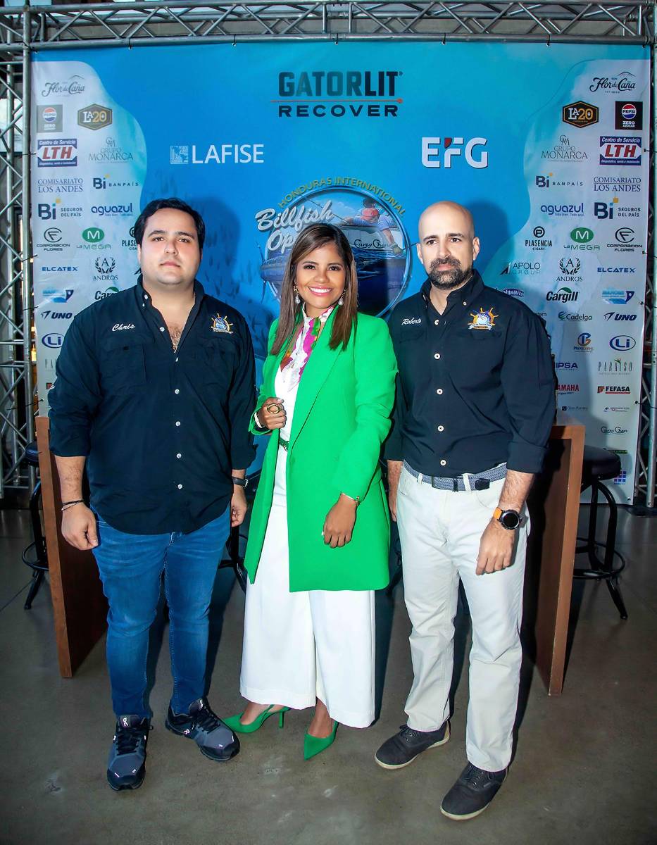 Christopher Fuschich, Tania Lozano, gerente de Mercadeo y Publicidad en Grupo LAFISE, y Roberto Calderón. 