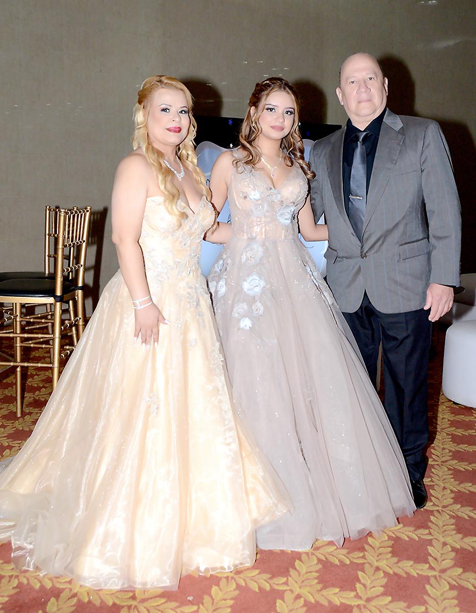 Magda López, Waleska Mejía y Yovanni Garay