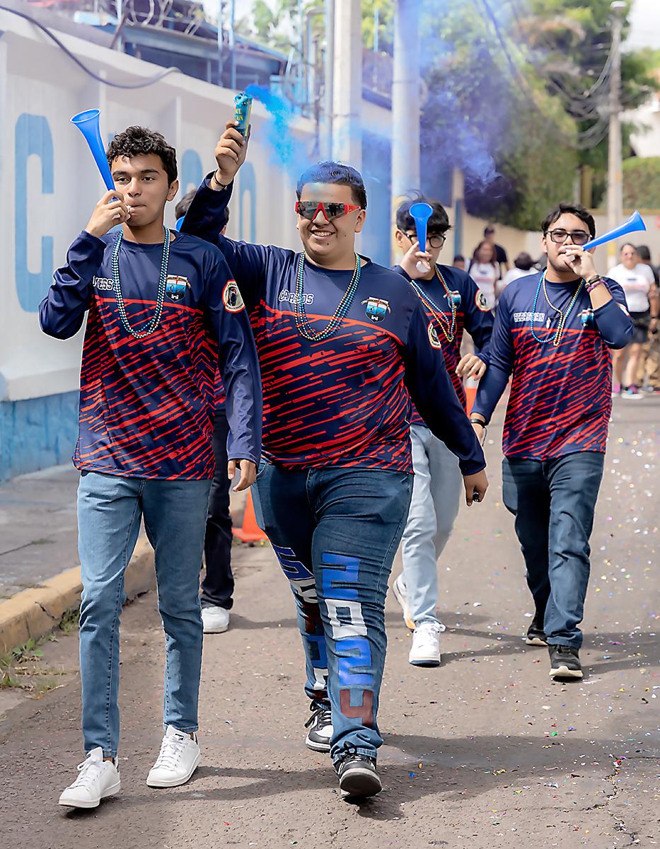 Entrance de los seniors 2024 de England School