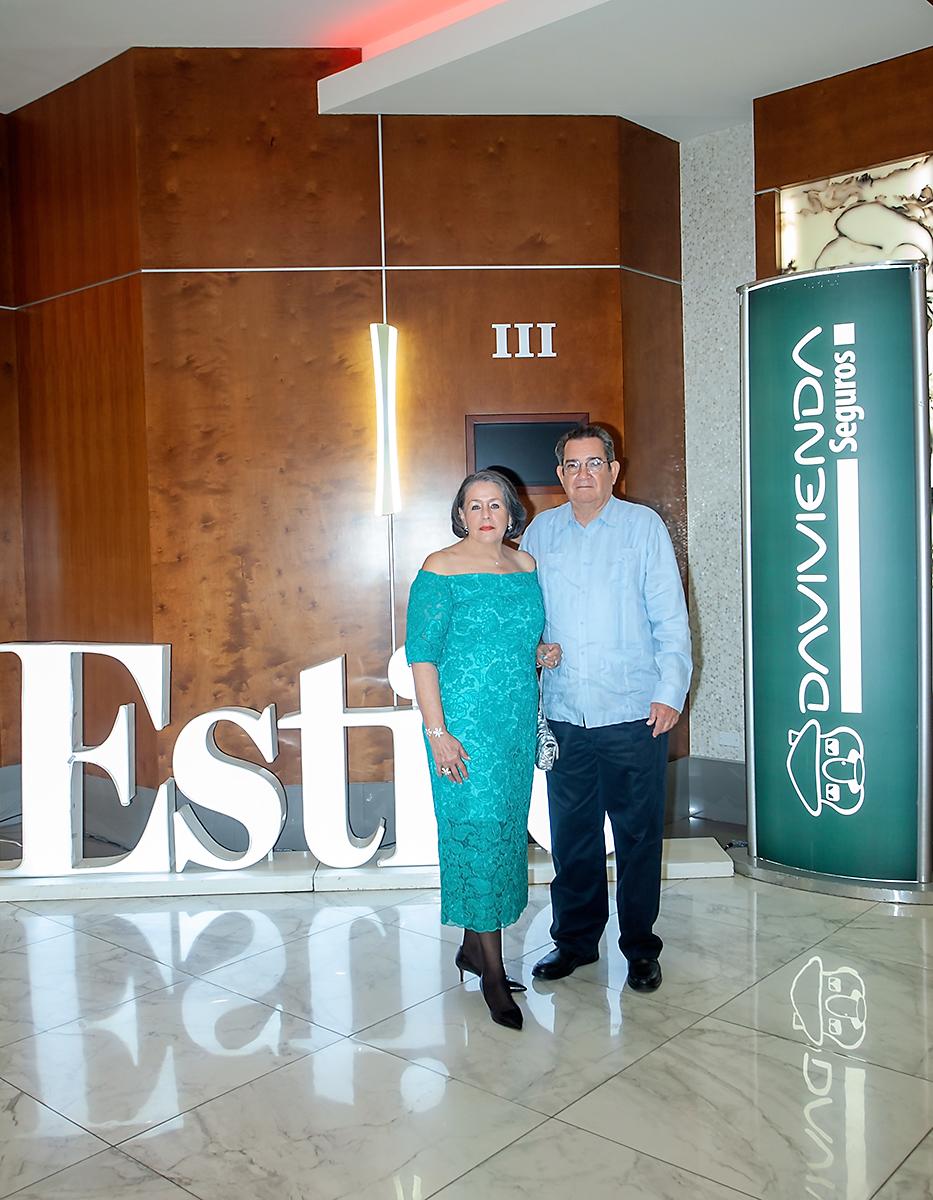 Lía y Samuel Bográn.