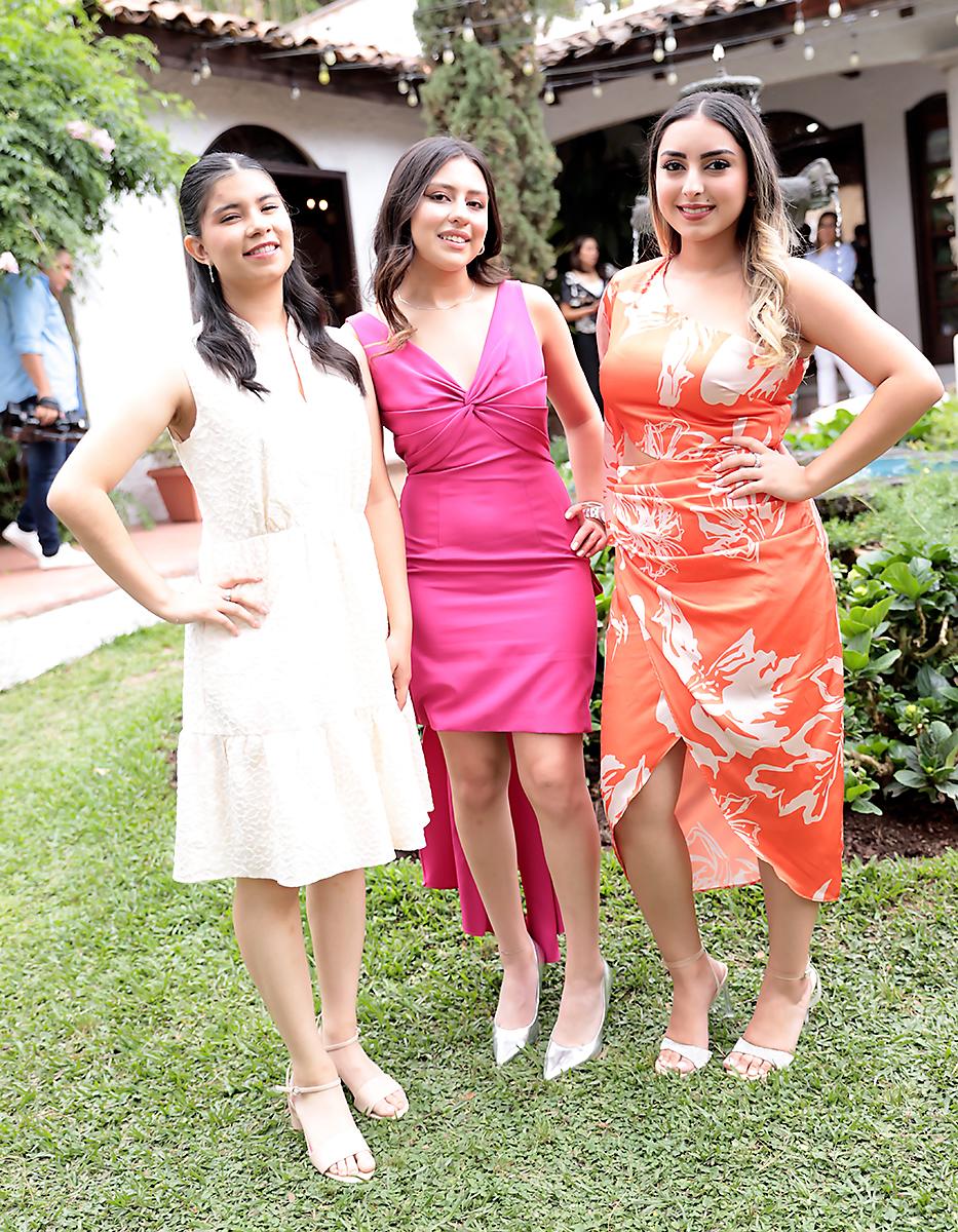 Ana Mejía, Fabiola Pinto y Vicky Aguirre. 