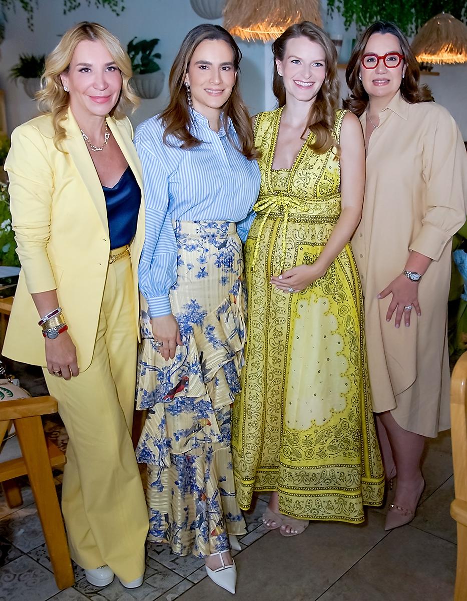 Gachi Larach, Patricia Flores, Pamela Vaquero, CarmenFernández y Leticia Morales.