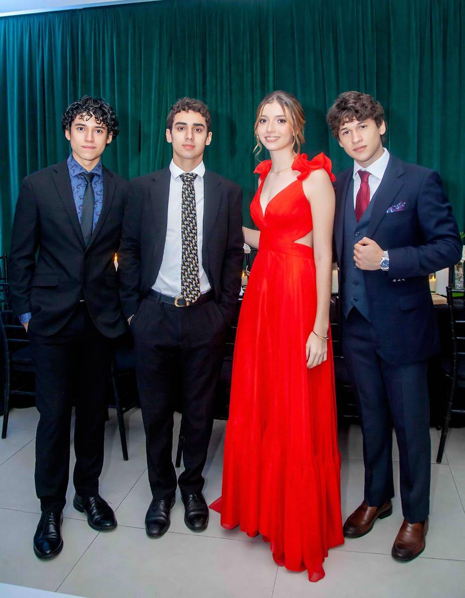 Sebastián Girón, Mario Rivera, Alyssa Sucrovich y Diego Paz.