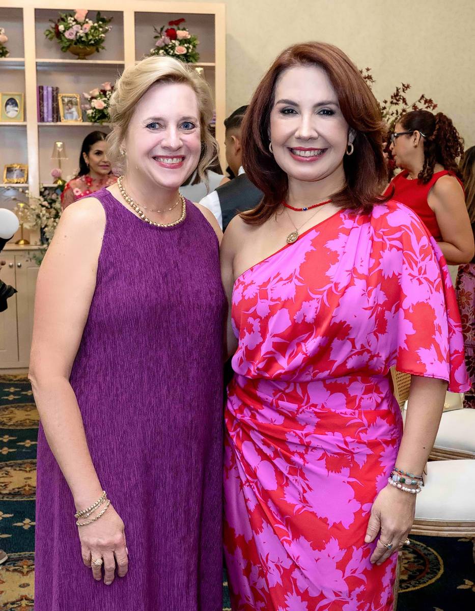 Kristen Smith y Carla Pantoja.