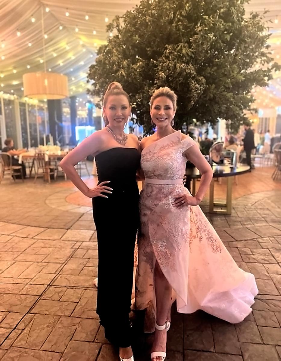 Marna Schmidt y Dulce María Mejía.