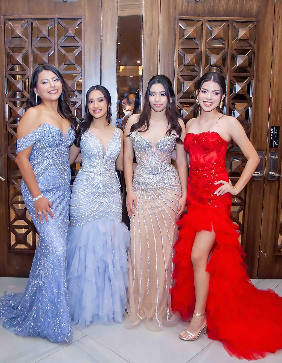 Daniela Sabillón, Eloísa Ordoñez, Victoria Ortega y Emily Nasser. 