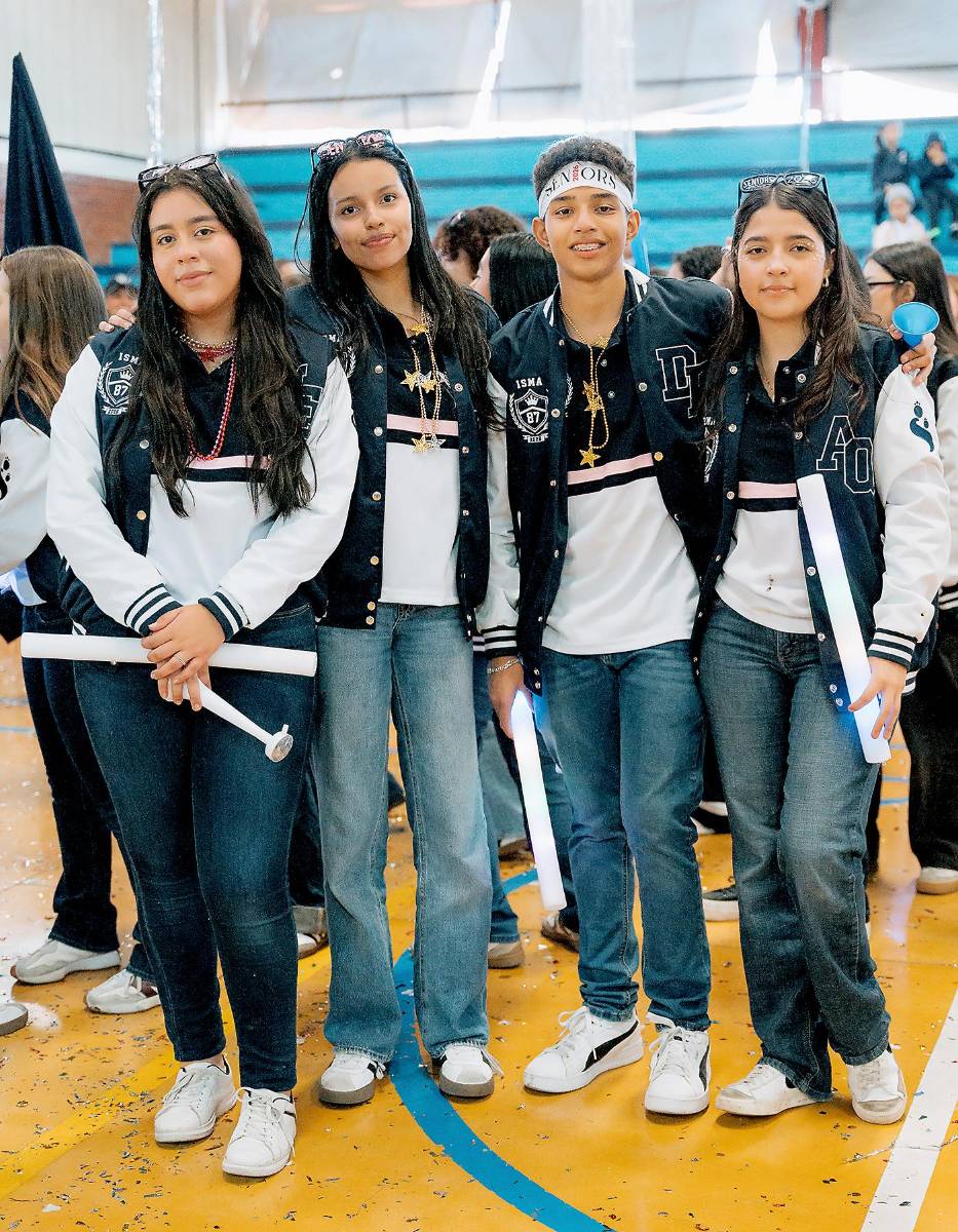 Senior entrance de la clase 2026 del Instituto María Auxiliadora
