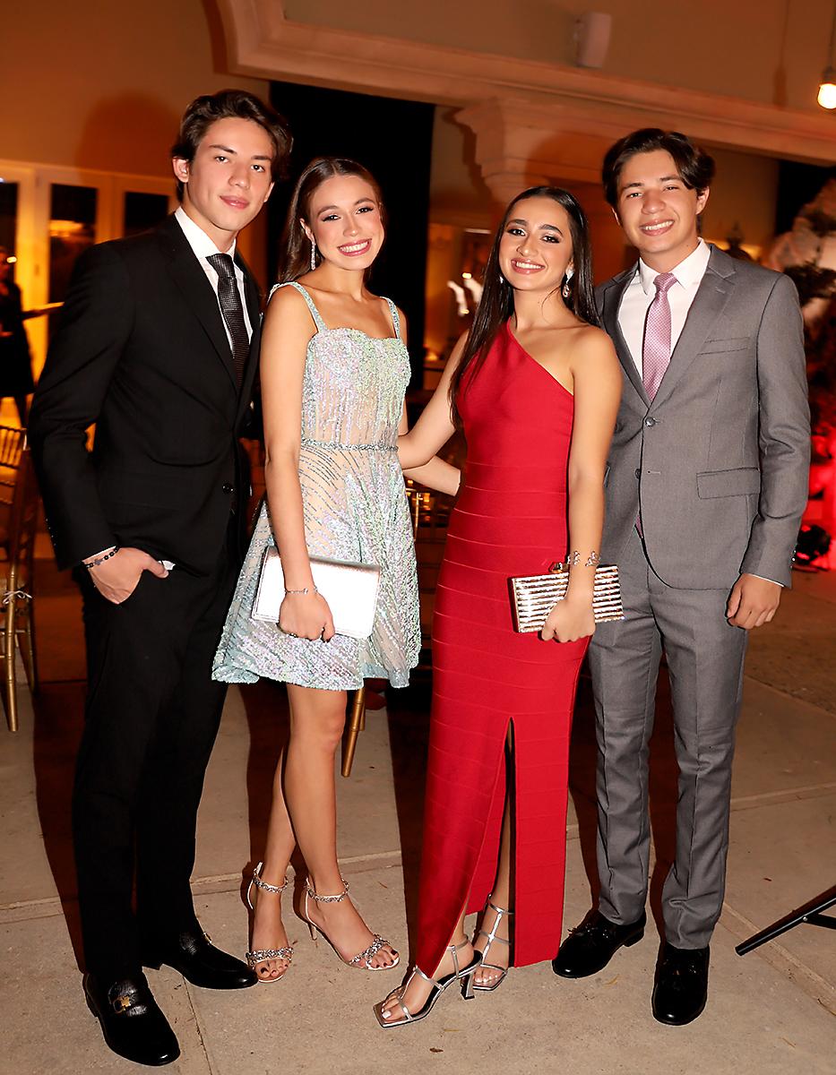 Luis López, María José Suárez, Valentina Valladares y Martín Fonseca.