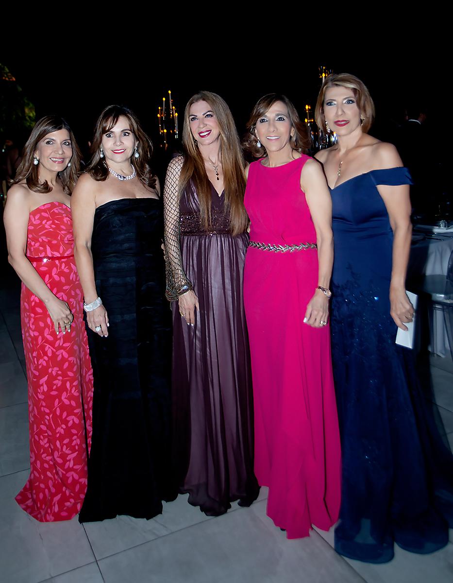 Sandra Panayotti, Elena Faraj, Carmen Chahín, Diana Larach y Lilian Jaar.