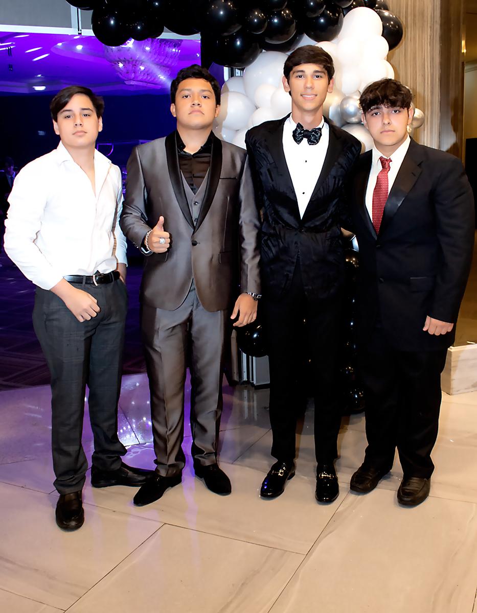 Santiago Galeano, Jefferson Mejía, Nadav Schmidt y Adrián Torres 