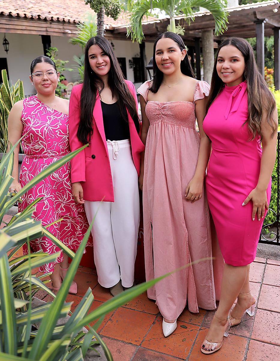 Georgina Cano, Lourdes Alvarado, Gloria Godoy y Ana Gómez.