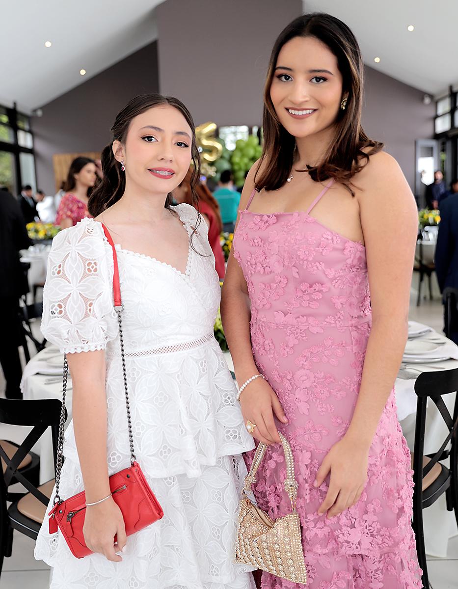 Juliette Matamoros y Andrea Elvir.