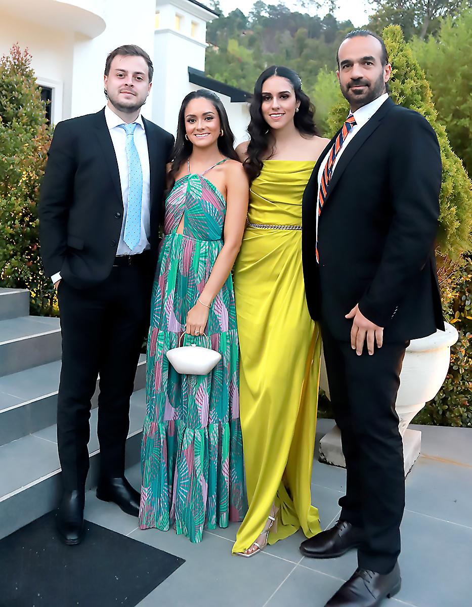 Nicolás y Eva Arriaza, Alejandra Rivera y Roberto Saade