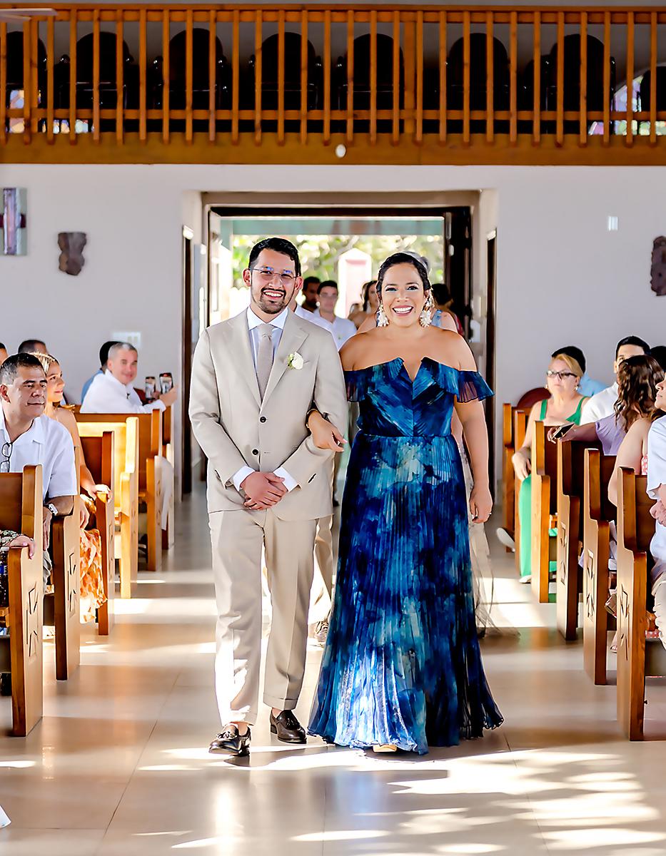 Lilian Esther Santos con su hijo Daniel Alejandro Velásquez.