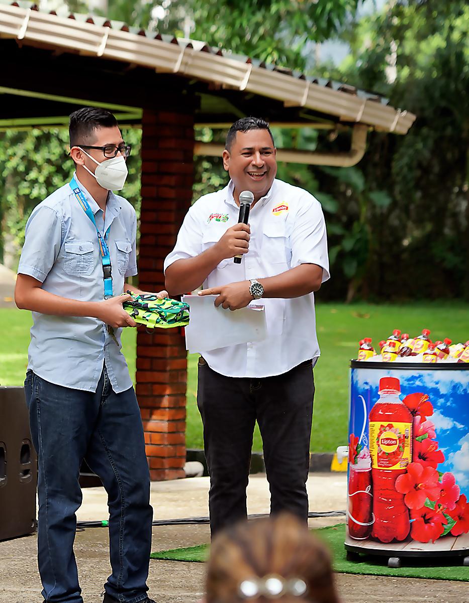 Bryan Zelaya participó de las dinámicas que se realizaron al final delas presentaciones.