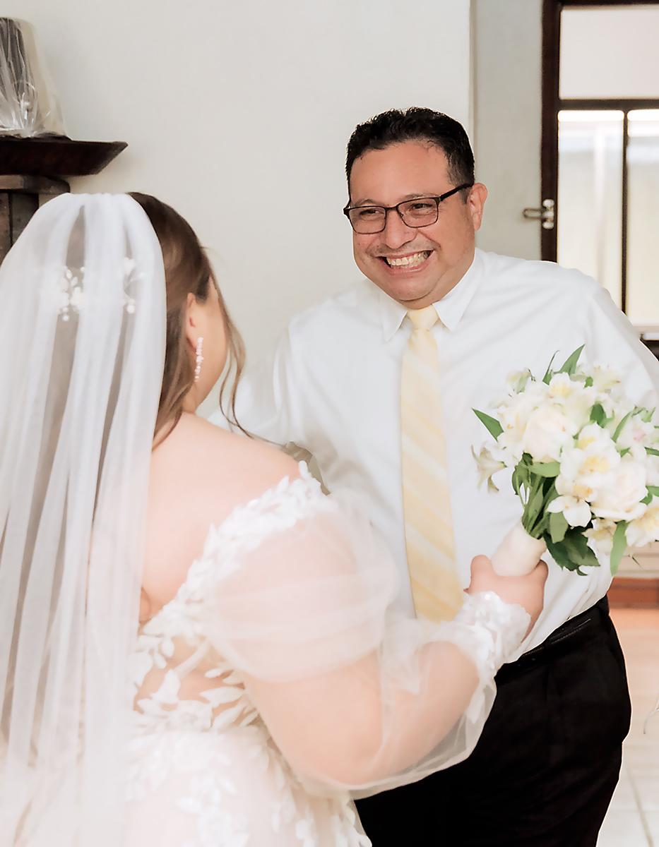 Andrea Monjarrez y su padre, Edwin.