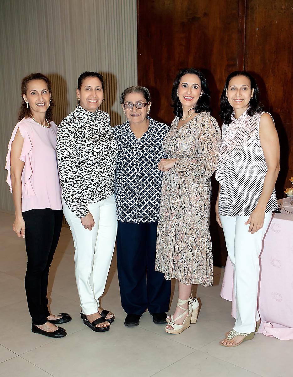 Jamalat Madanat, Mirna Pumpo, Mirna Jaar, Johana Faraj y Nataly Jaar