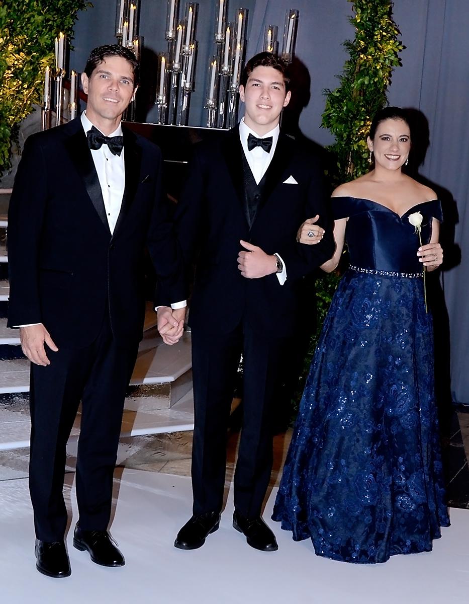 Adolfo y Bernardo Castellanos con Luisa Fernanda Kattan