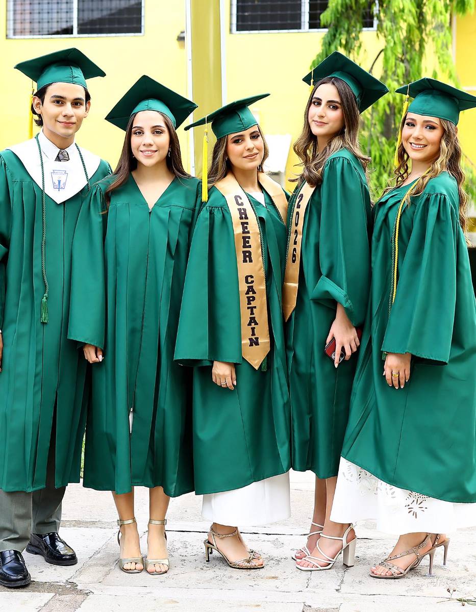 Graduación de los seniors 2026 de DelCampo School