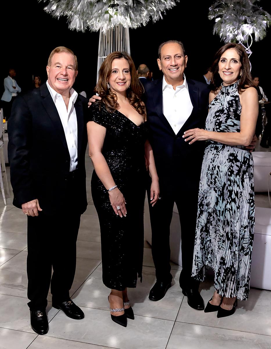  Afif y Jackie Diek con invitados