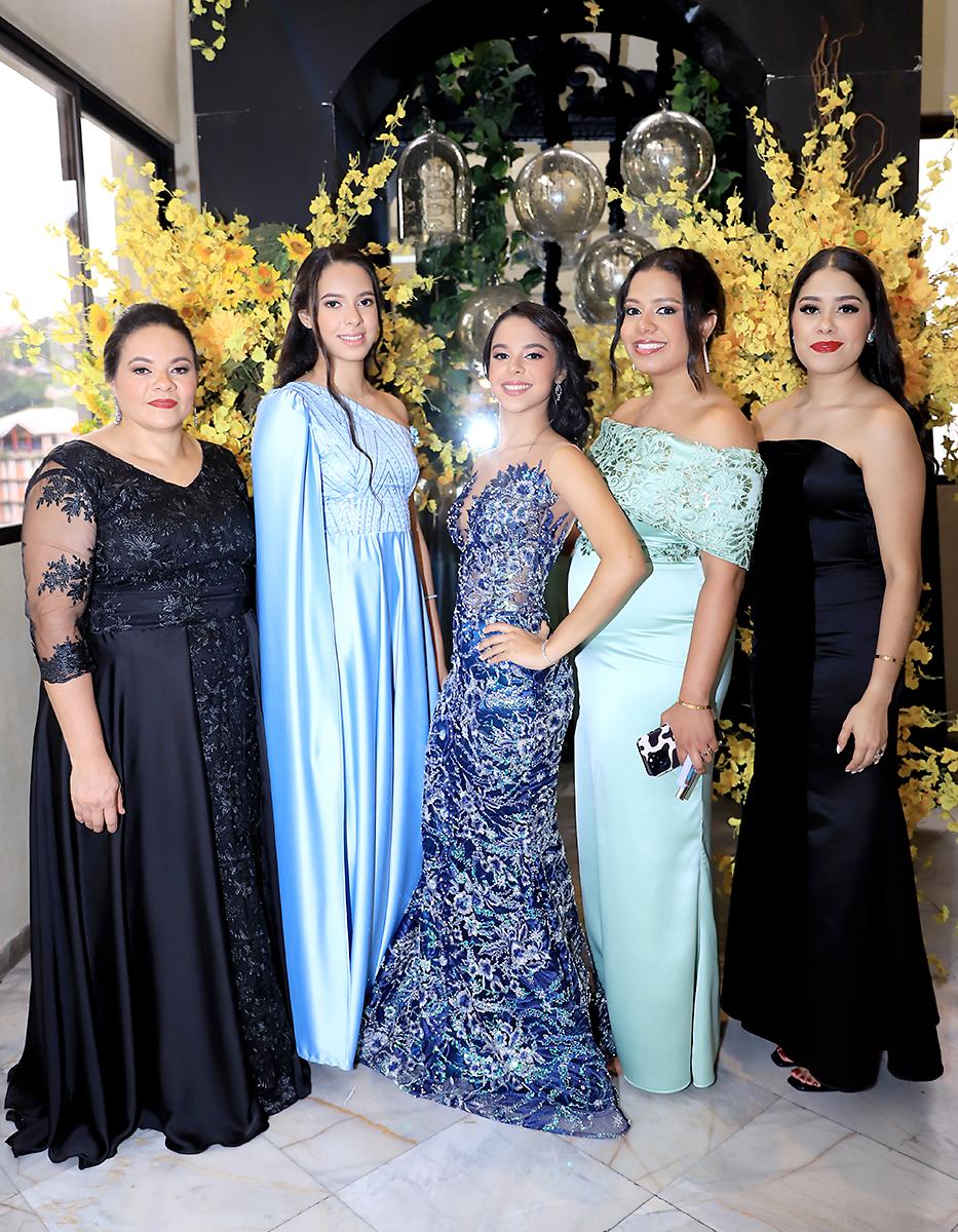Invitados a la Prom 2025 de Elvel School