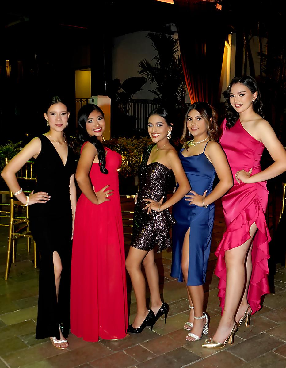 Angeli Carbajal, María Novoa, Ariana Chávez, Sophia Lizano y Camila Rodríguez