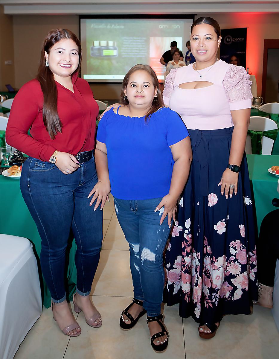 Dulce Rivera, Wendy Luna y Dina Martínez.