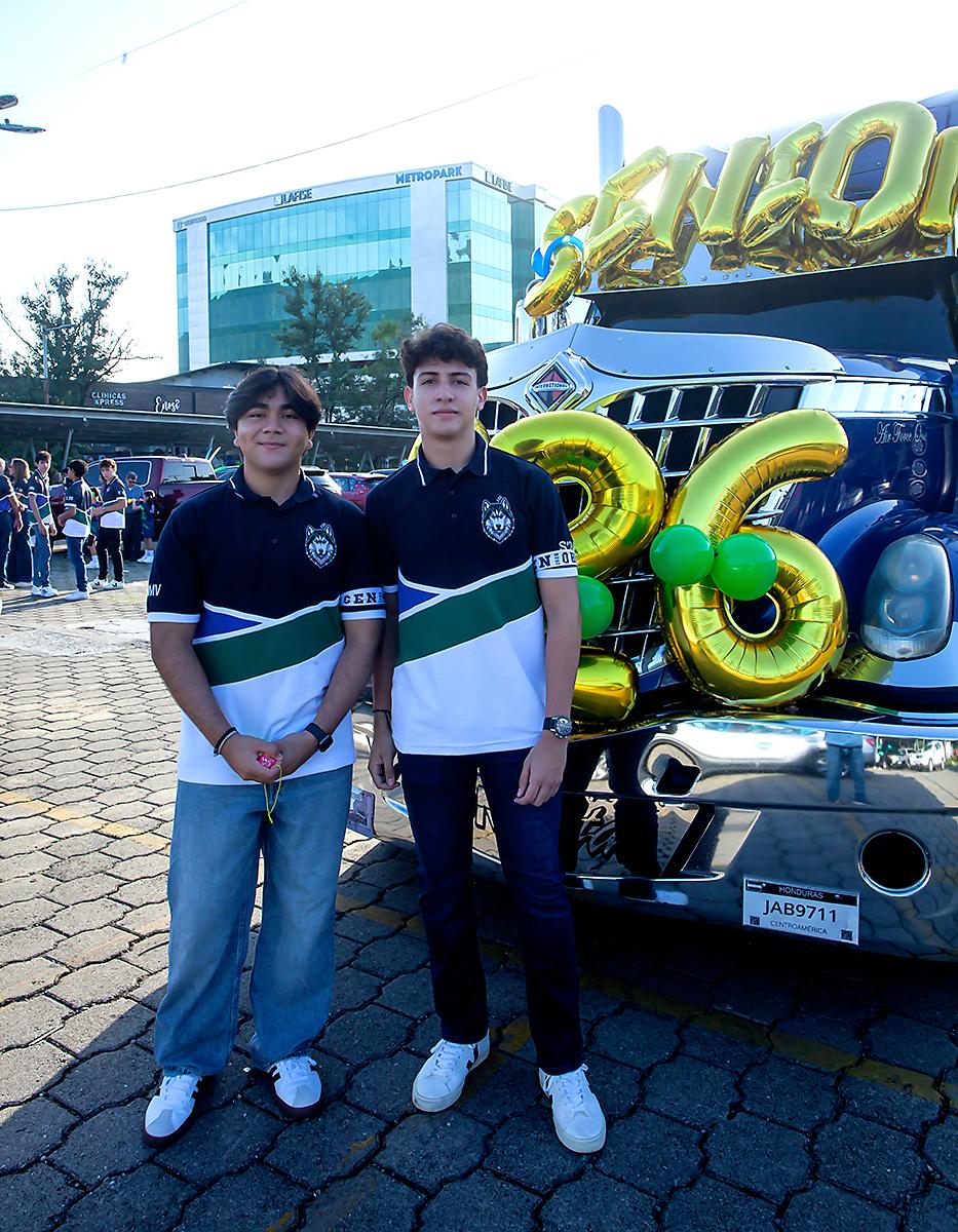 Sebastián Flores y Geovanny Michelen.