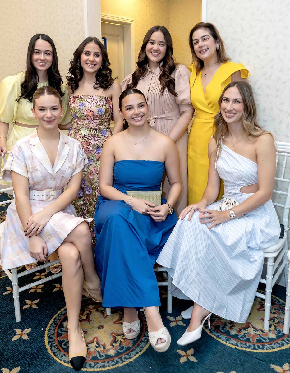 Chrystelle Lesage, Andrea Jordan, Arianna Salgado, Ruth Marie Sabillón, Angela Bueso, Lucìa Matute y Luciana Rietti.