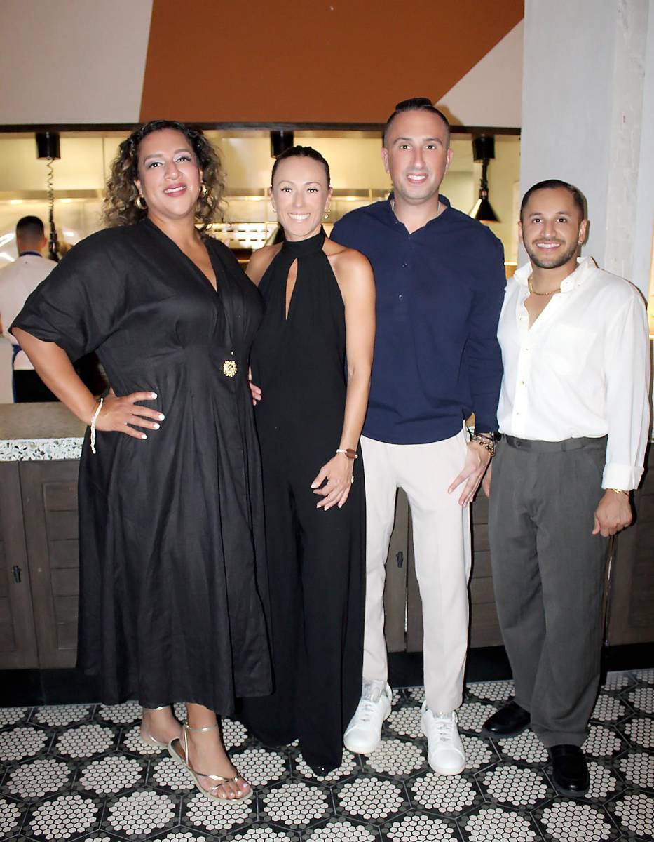 Stephanie Tablada, Aroa Gómez, Diego Padula y William Galeas.