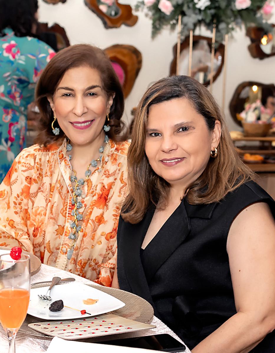 Leyla Chahín y Elvia Alvarado.