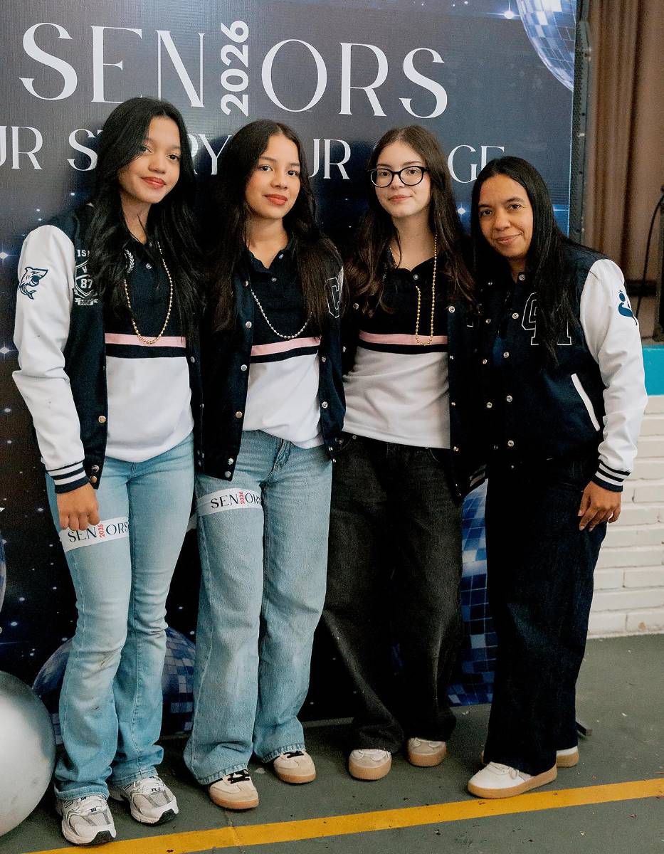 Senior entrance de la clase 2026 del Instituto María Auxiliadora