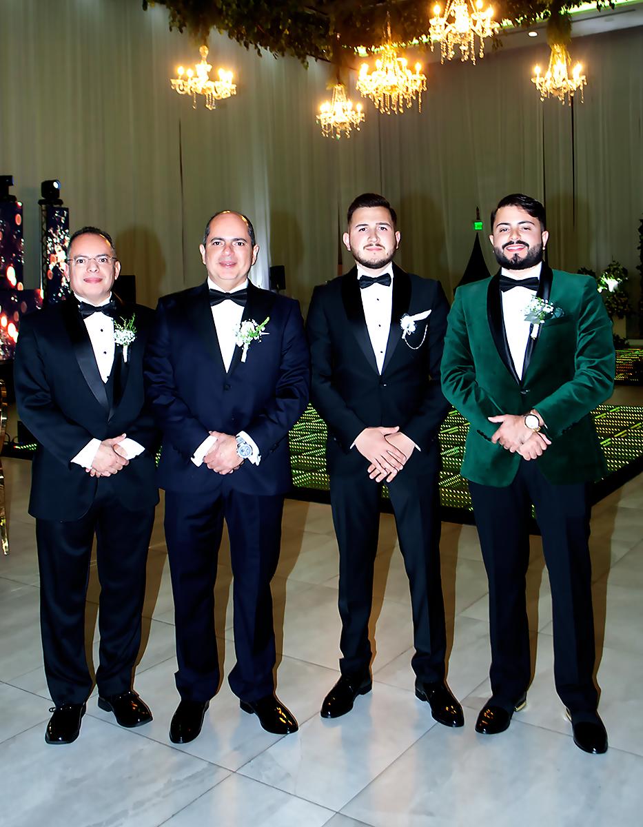 Rony y Richard Carrillo, Orkhan Yusubov y Michael Carrillo.