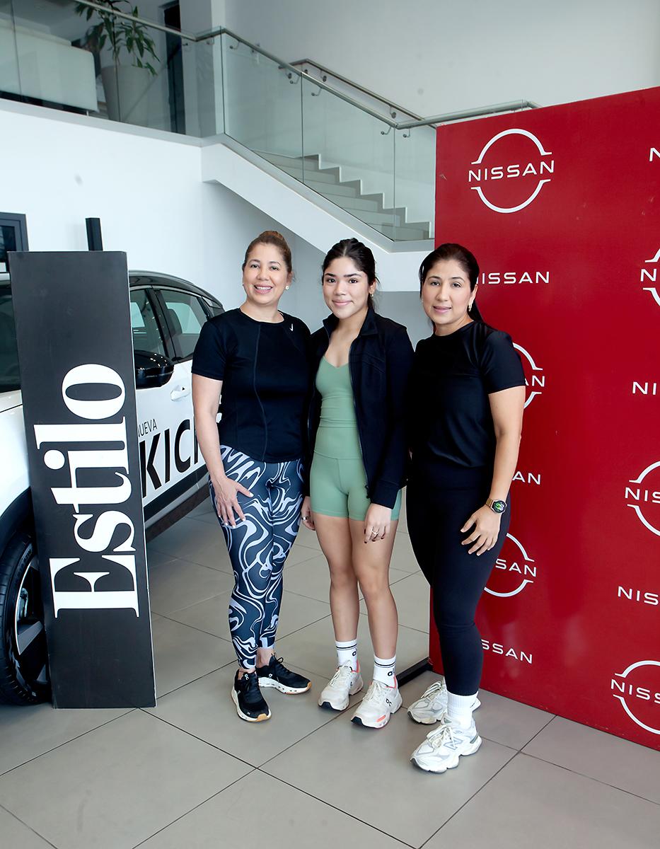 Claudia Mathis, María José Banegas y Delya Mathis.