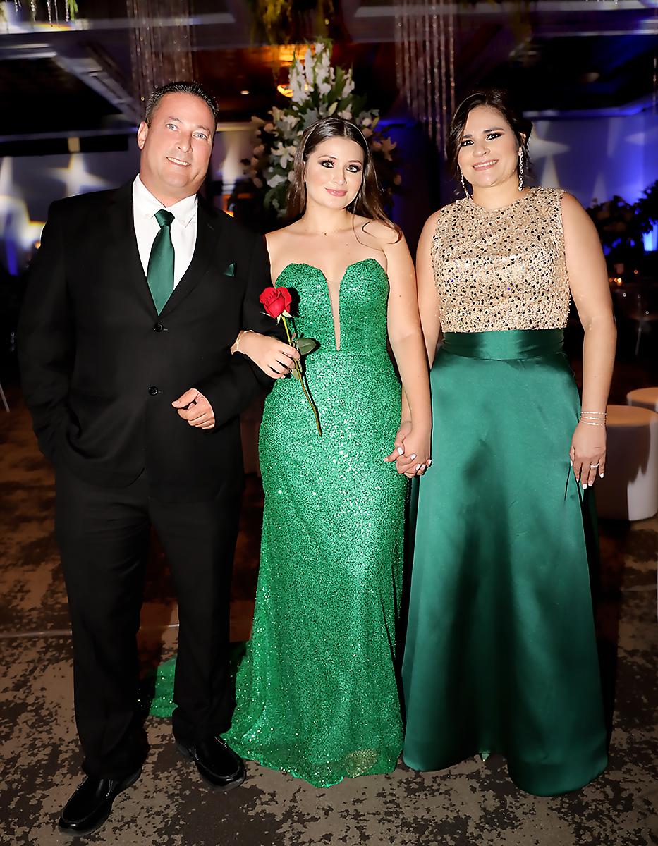 Ricardo Urbizo, Elonor Urbizo y Tracy Nuñez