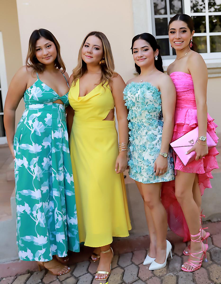Athena Ulloa, Valeria Casco, Daniella Padilla y Valeria Suárez.