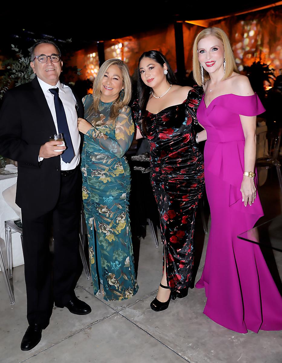 Carlos Balladares, Karla Ortez, Alex Colindres y Patricia Lardizábal