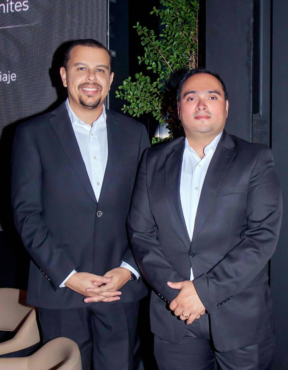 Allan Castillo, Gerente de Medios de Pago Cuscatlán y Ever Cerrato, Coordinador de Tarjetas de Banco Cuscatlán.