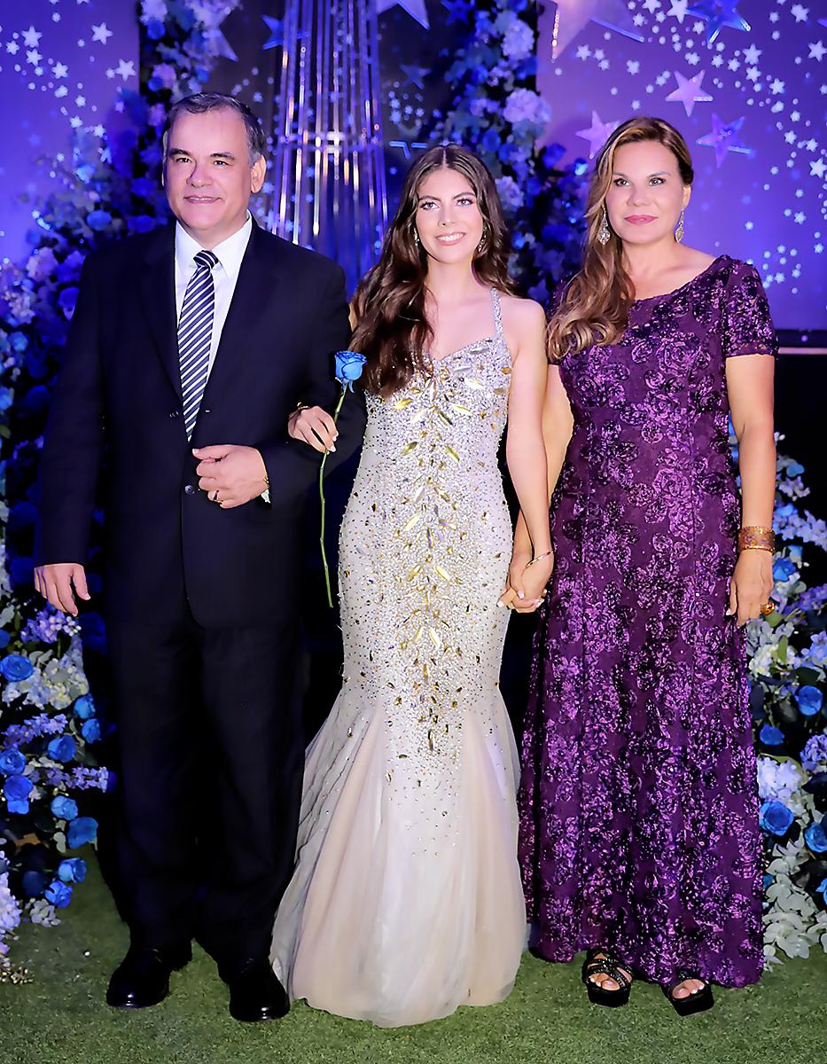 Héctor Iván Núñez, Ana Lucía Rivera y Marcia Núñez
