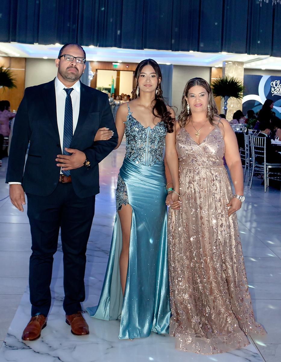  Bryan Aguilar, Alleson Fúnez y Zoila Mejía