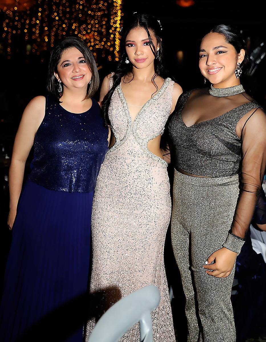 Ninfa López, Sarah Flores y Allison Castillo