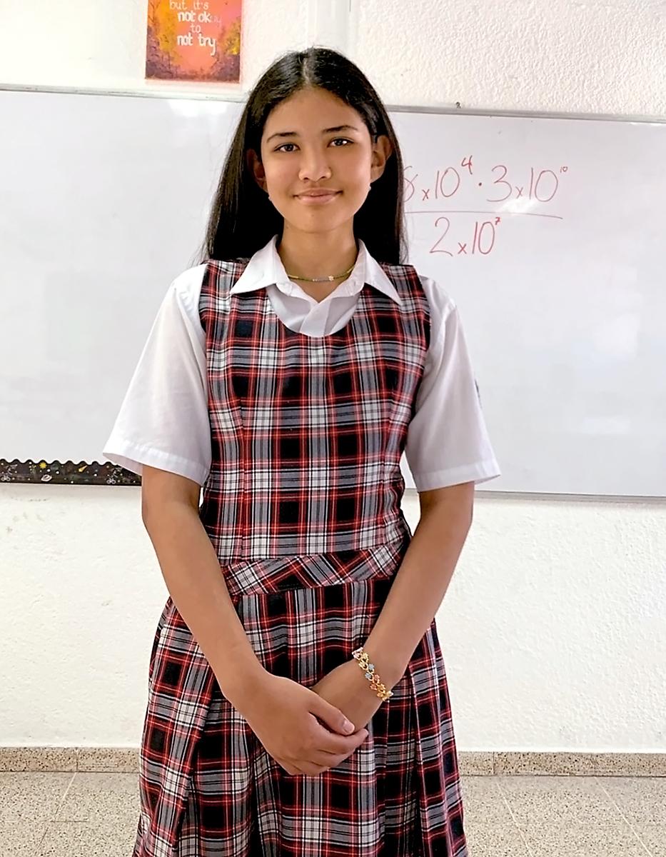 <b>¿Cómo planean compartir su experiencia y conocimientos adquiridos con otros estudiantes en su colegio?</b><u>Isabella Tomé:</u> Planeo compartir mis experiencias y conocimientos con mis compañeros motivándolos a participar en competencias de matemáticas. Creo firmemente que las matemáticas son un lenguaje universal que todos pueden entender si se dedican y esfuerzan lo suficiente. Quiero inspirar a otros a explorar su potencial en esta área y a descubrir el mundo de posibilidades que ofrece.