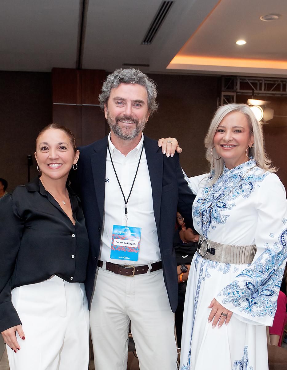Analia Videla, Federico Fritzsch y Eva Ballarín.
