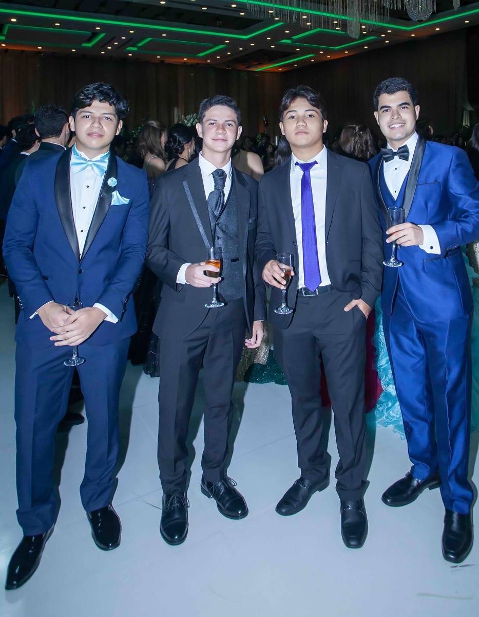 Yuri Montes , Ángelo Orellana, Danny Andino y Claudio Gonzáles.
