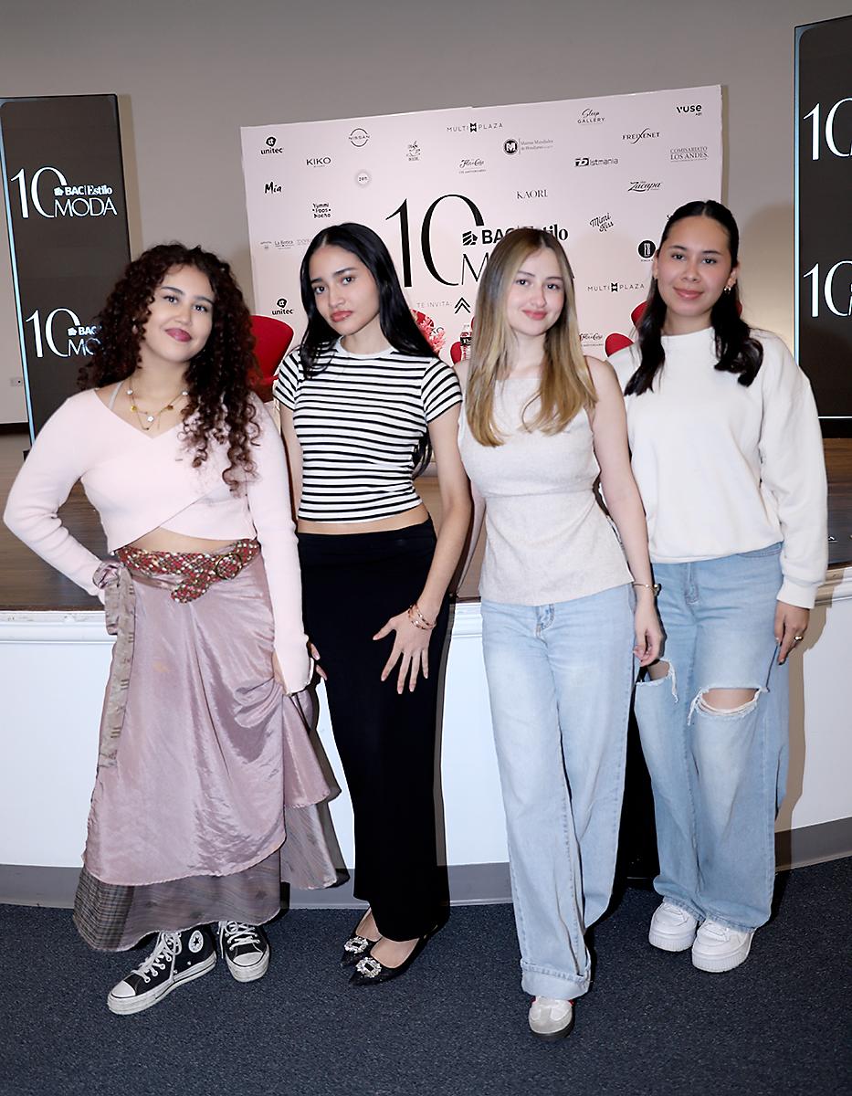 Laura Moncada, Gloria Girón, Nicolle Martínez y Andrea Araujo. 