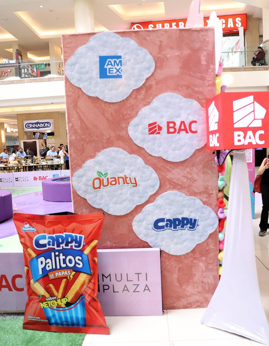 Multiplaza inaugura Easter Bunnyland