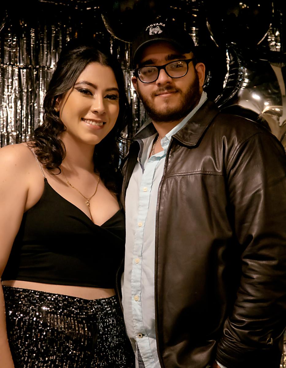 Tali Espinoza y Gabriel Guevara
